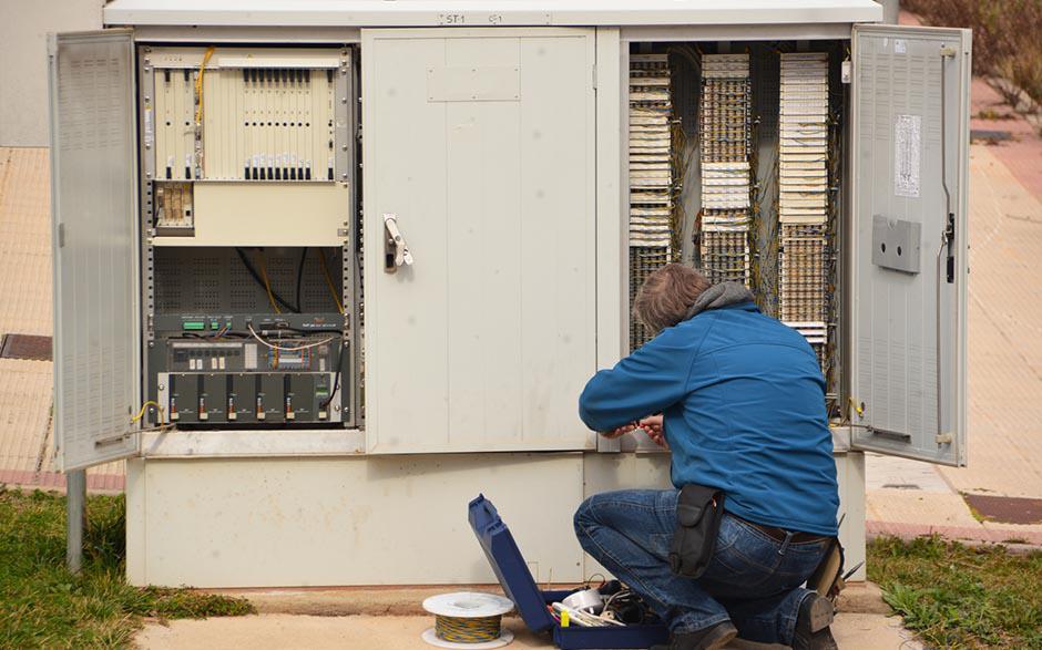 monteur électricien Saint-Denis